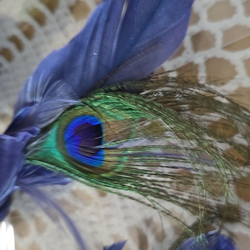 CHRISTMAS PEACOCK DECORATION 🌲 - Picture 3 of 6
